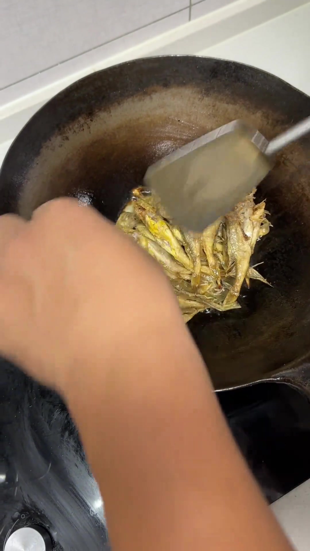 市场偶遇鲜鸡头鱼,做天津传统铁波脑鱼啦!