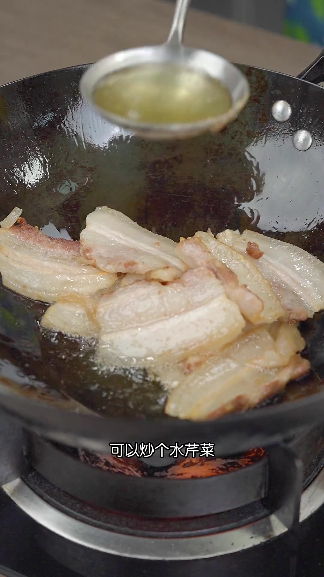 香干回锅肉怎么炒才会香干入味而且肉还不咸呢?
