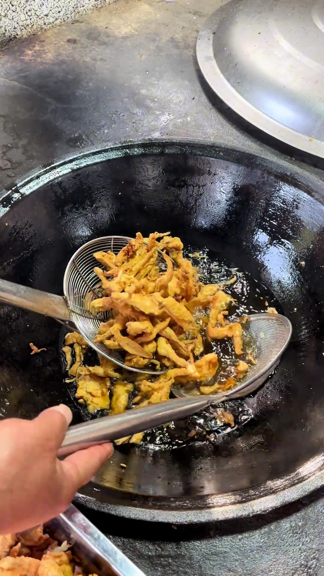 用鲍花鱼做老式八大碗酥鱼味道很正!