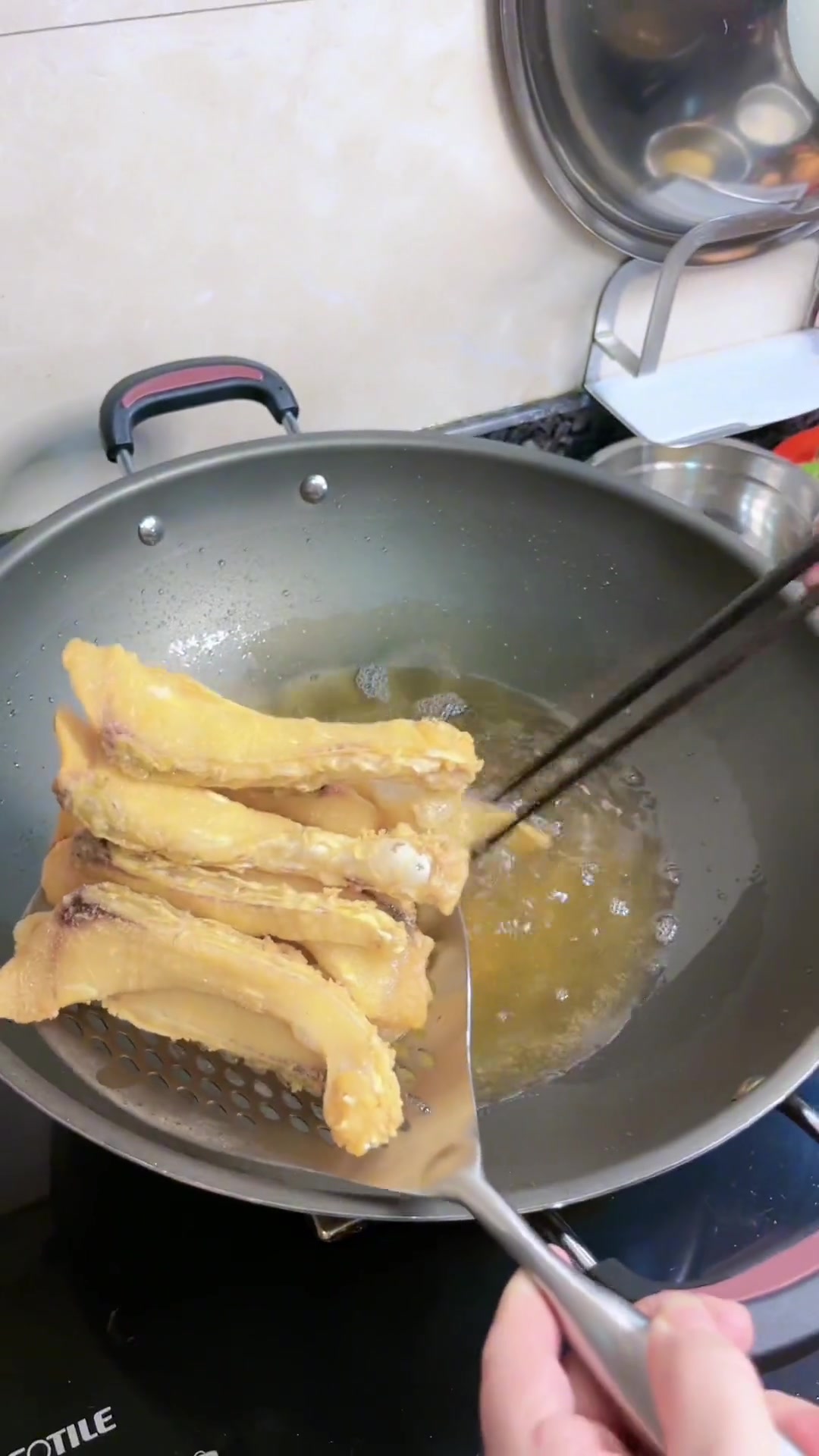 潮汕家常菜酸甜鱼非常好吃的酸甜番茄鱼简单易做的酸甜鱼块详细做法分享给大家!