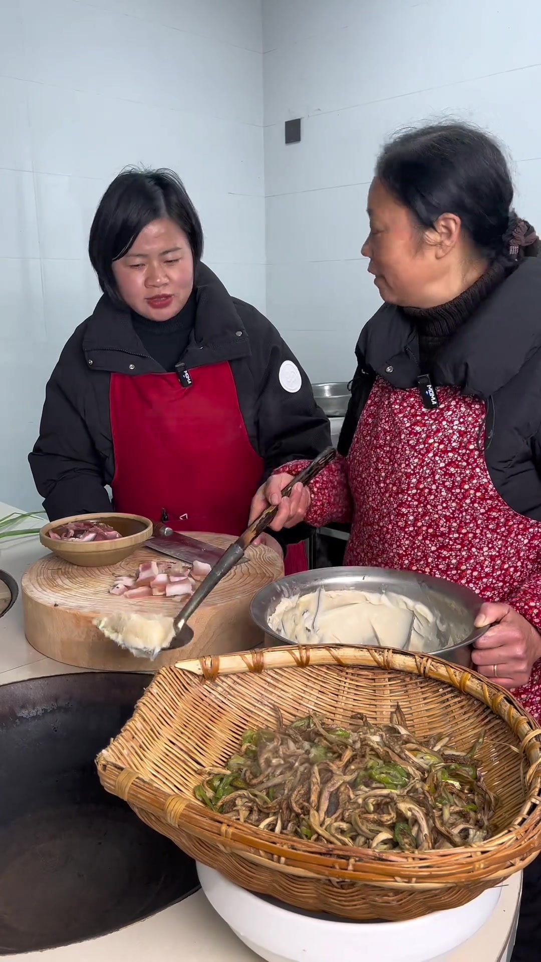 一起做茄子干火锅!