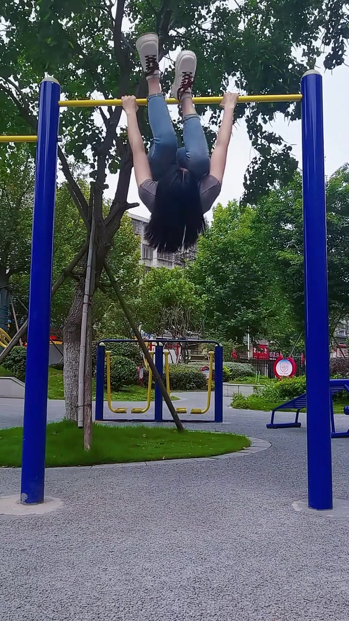 引体向上,锻炼背部肌肉的有效方法