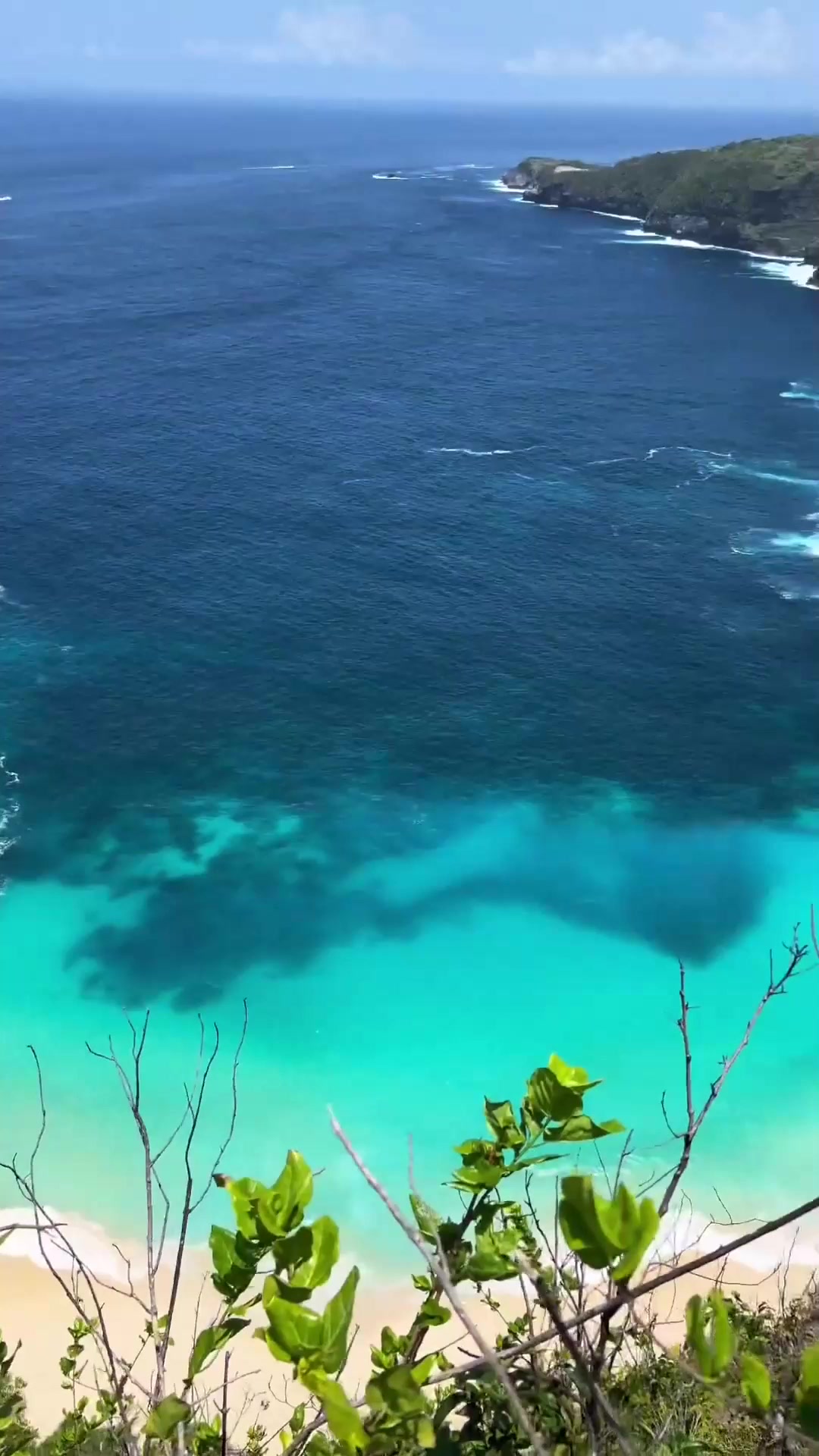 端午旅游，不愧是苹果壁纸取景地，鲸鱼形状的悬崖，白色沙滩和玻