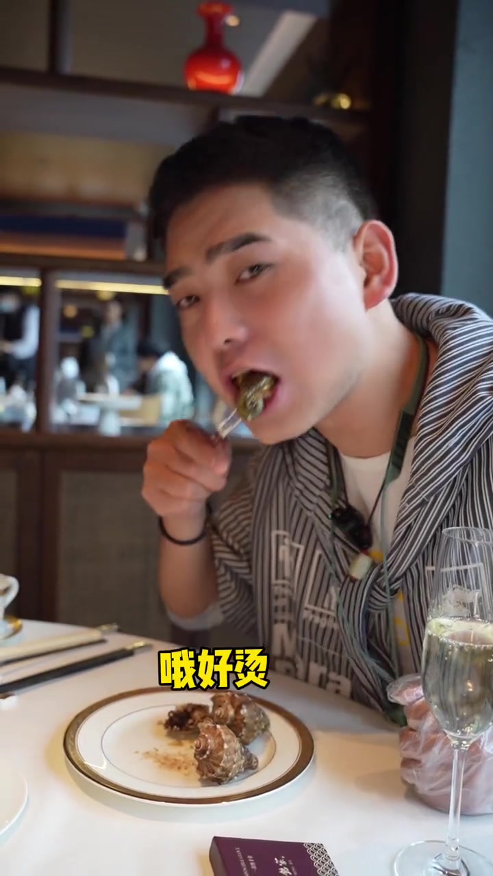 也算是把奢华到了极致，对得起小王爷这个身份了