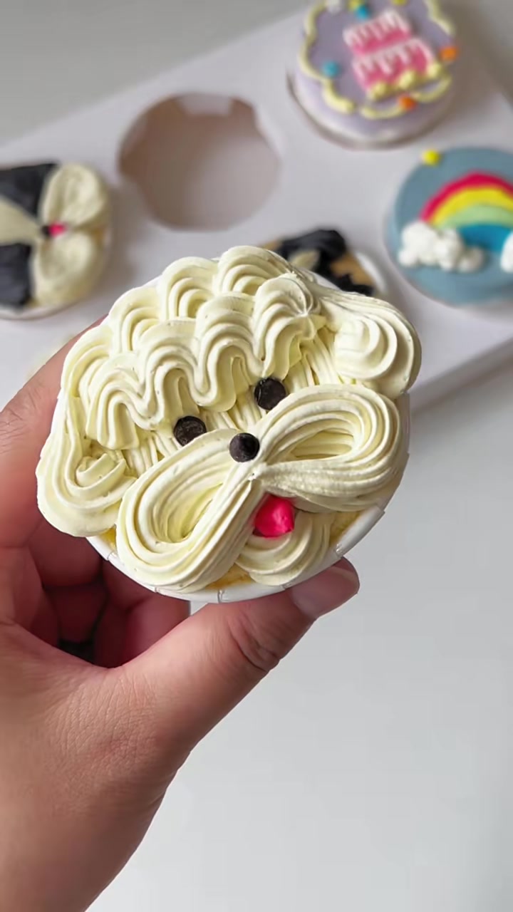 新手一看就会的纸杯小狗蛋糕,儿童节学起来!