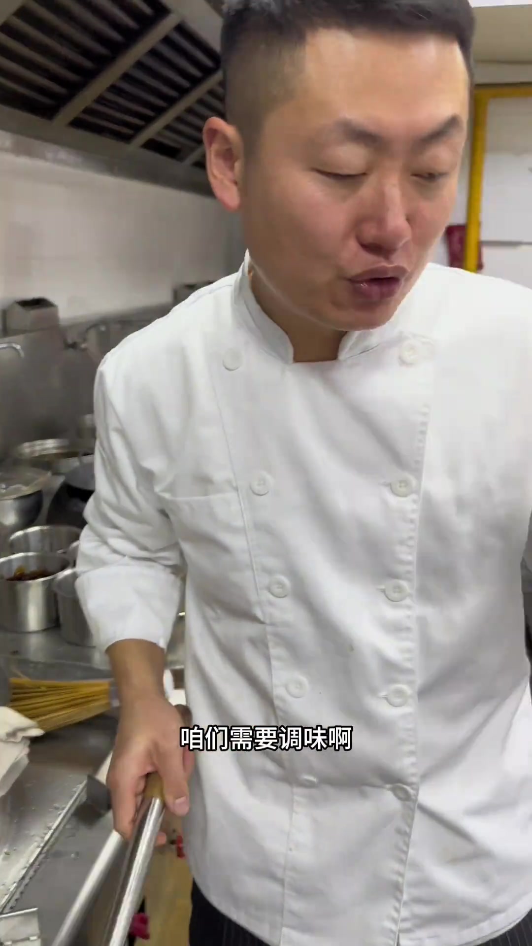 十个人九个做不好的酸菜炖五花肉，原因竟然是……