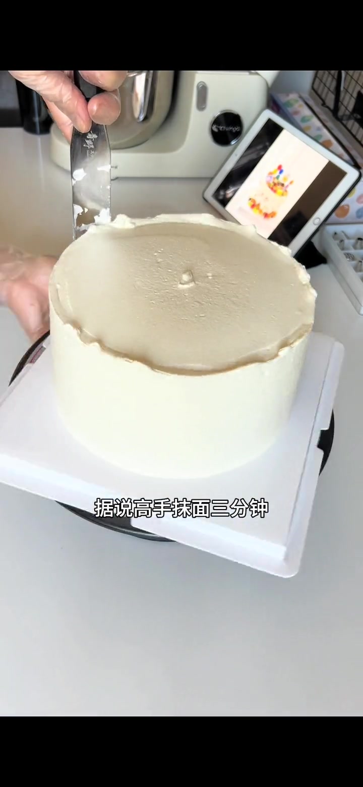 姐妹们，简单0难度的八寸水果蛋糕，非常适合新手，好吃又好做