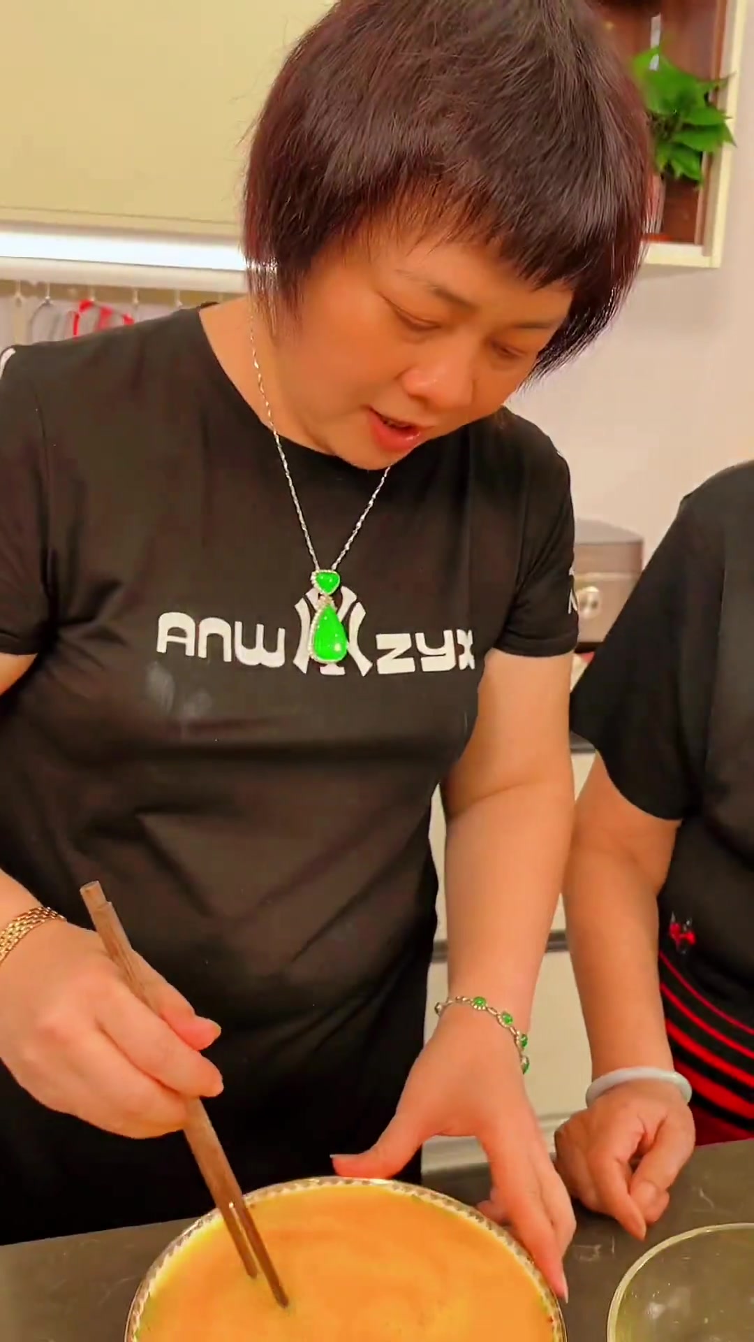 今天分享孩子爱吃的家庭菜瑶柱虾米蒸水蛋