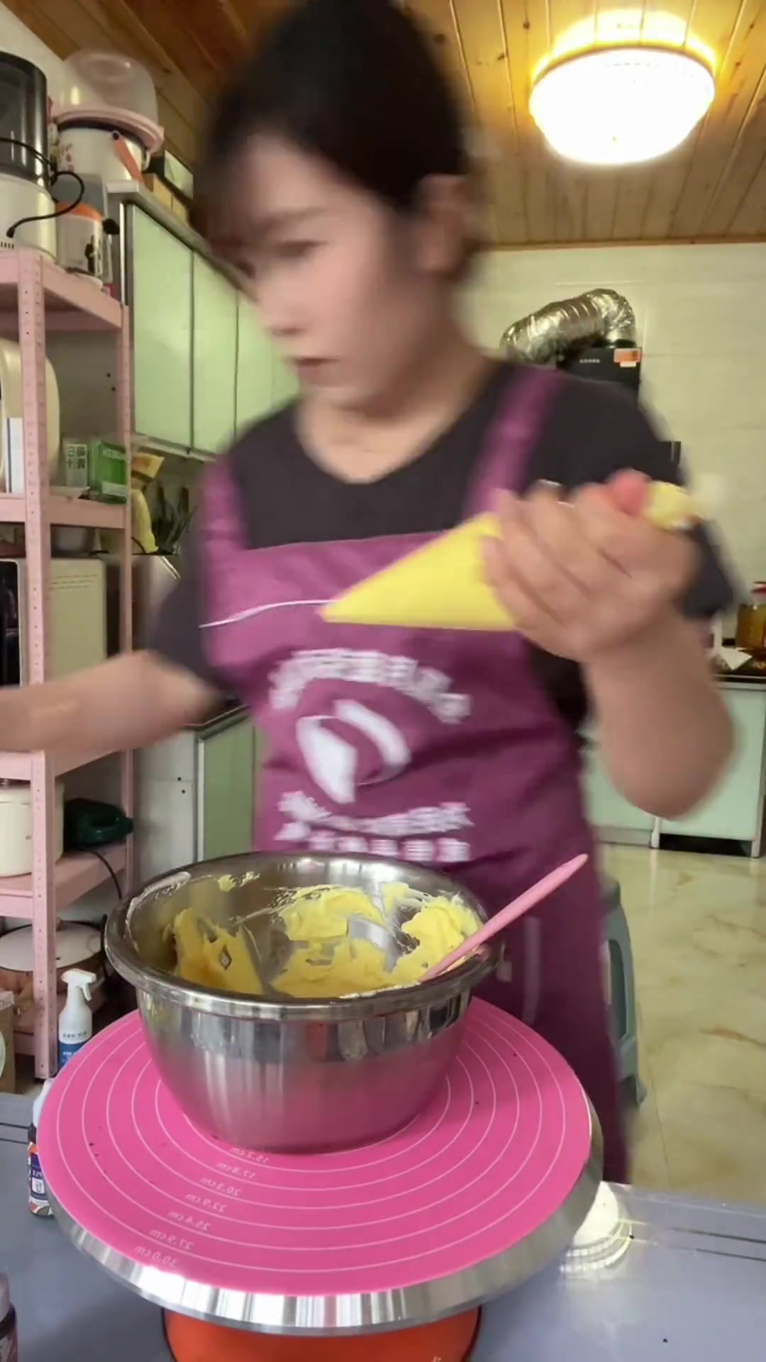 今天公公过生日,亲手做了个“长寿面蛋糕”