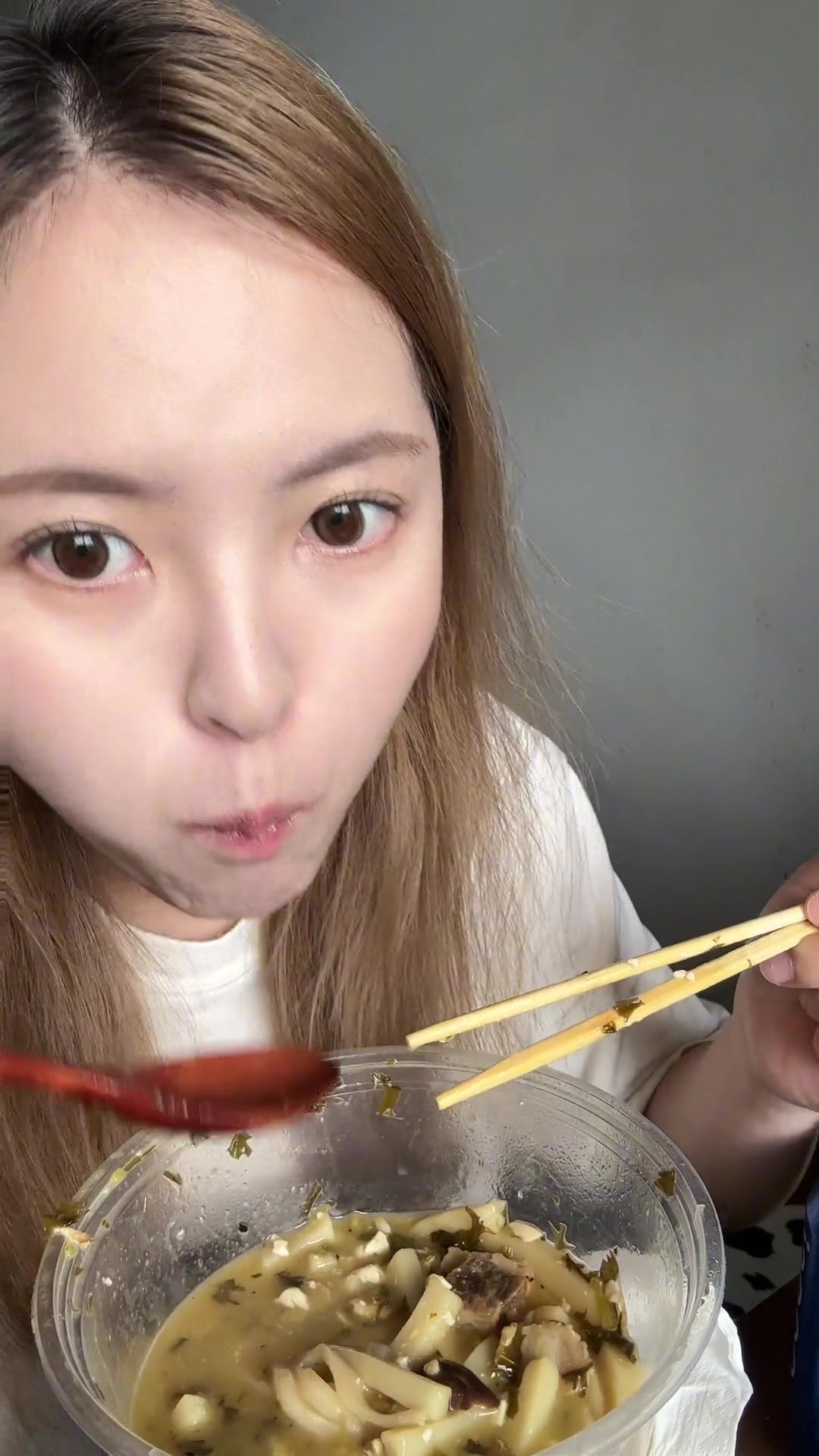 终于吃上心心念念的豆腐年糕汤啦!好吃到哭泣