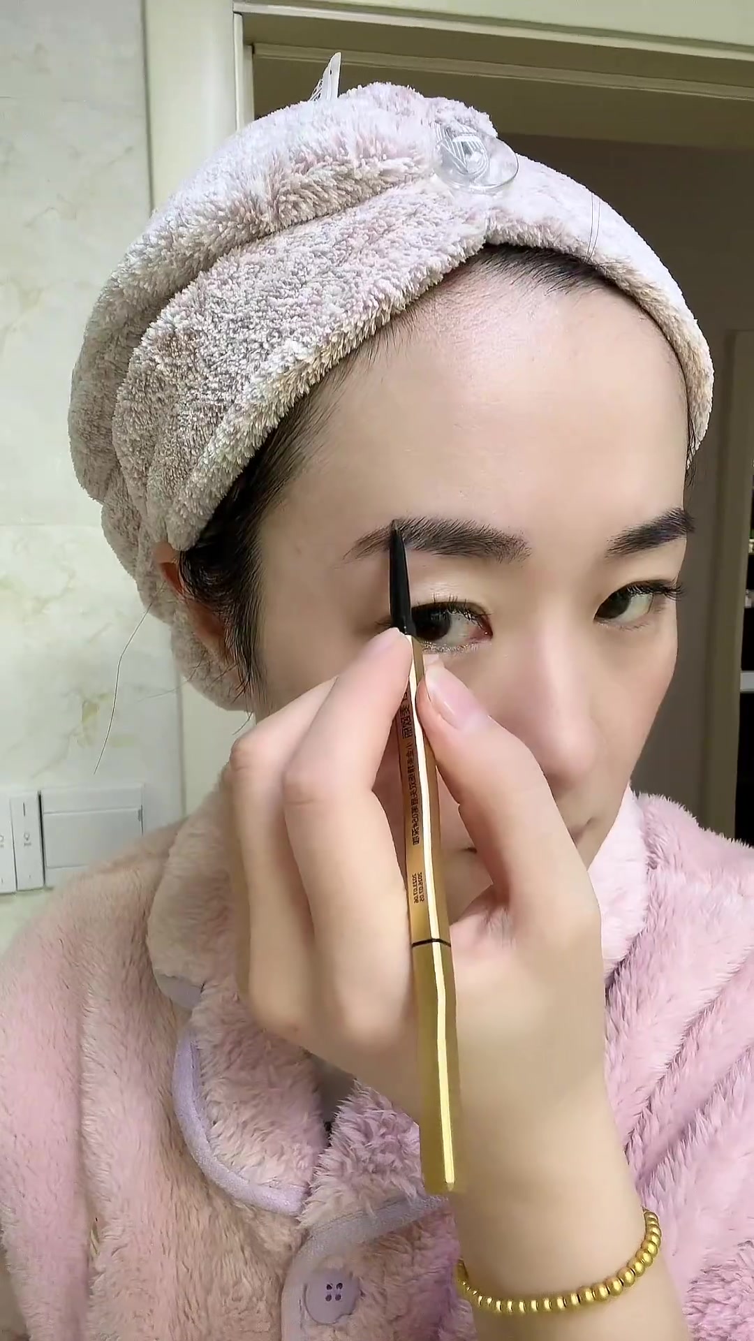 用手抓饼做牛肉饼超省时,晚饭炖白菜猪肉炖粉条超爽