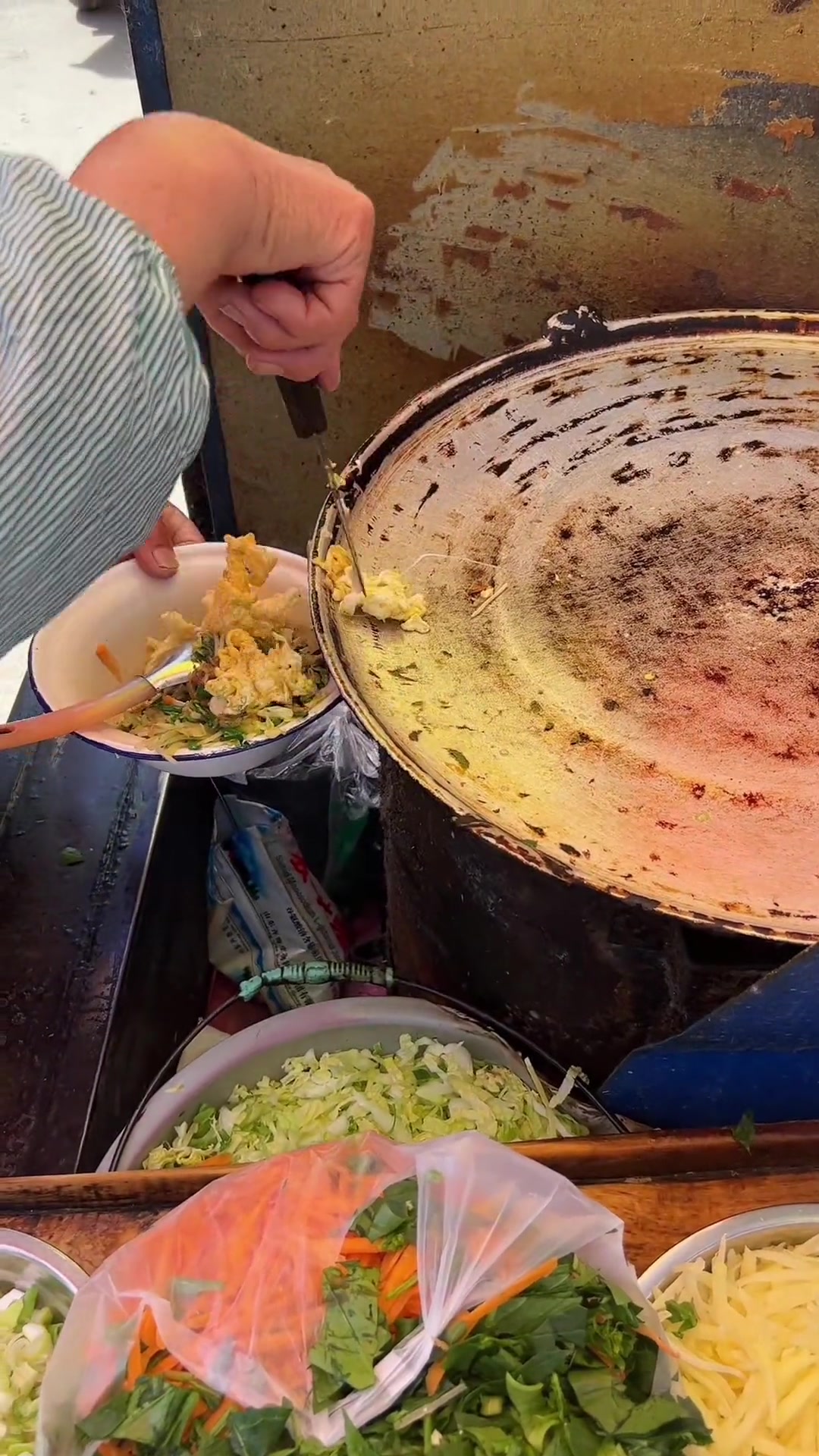 徐州菜煎饼教程来了,不能去徐州的的,自己在家做