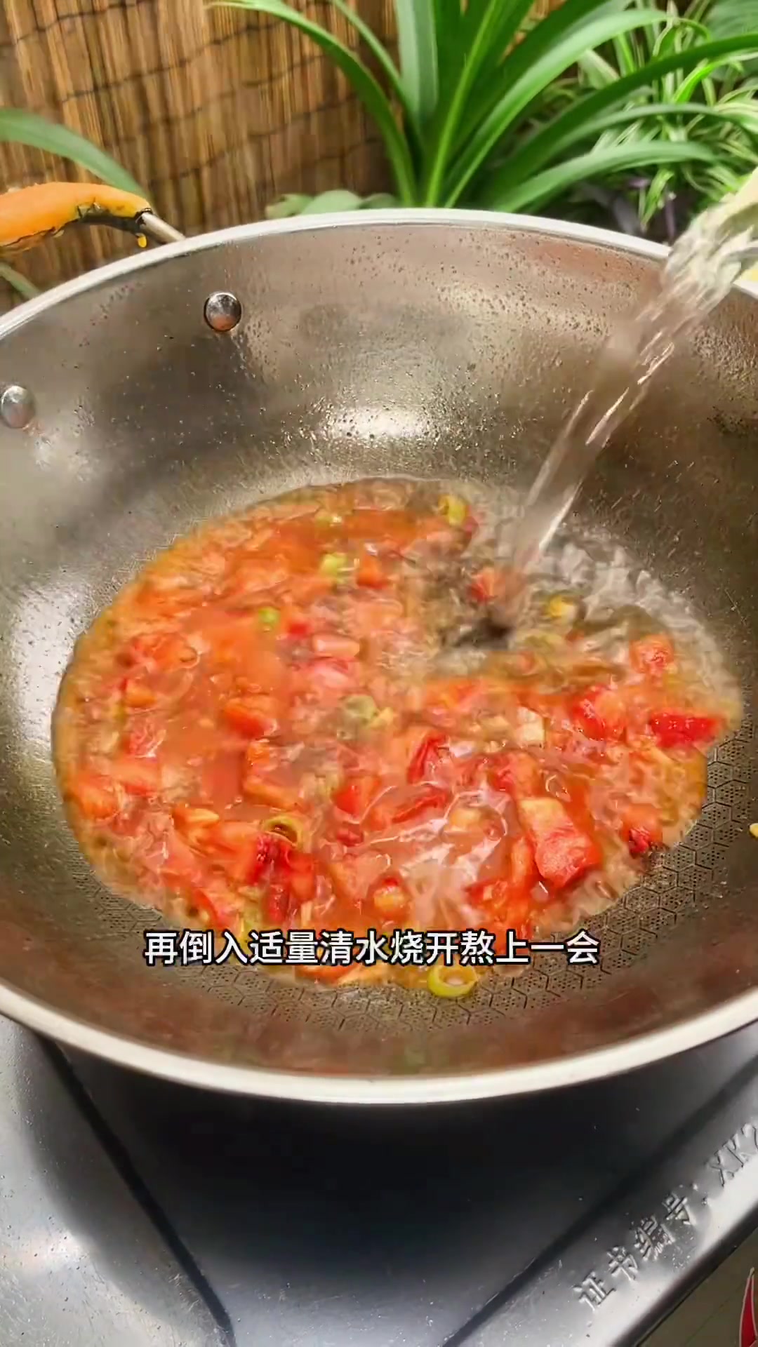 用昨天炸的萝卜丸子做个酸辣丸子汤酸辣好喝，暖心又暖胃而且做法还很简单，喜欢的朋友赶紧试试吧