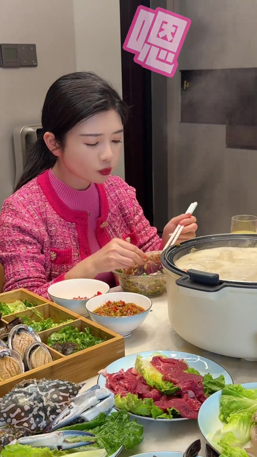 今天不吃麻辣火锅,胖妹觉得粥底火锅也是不错,有够鲜