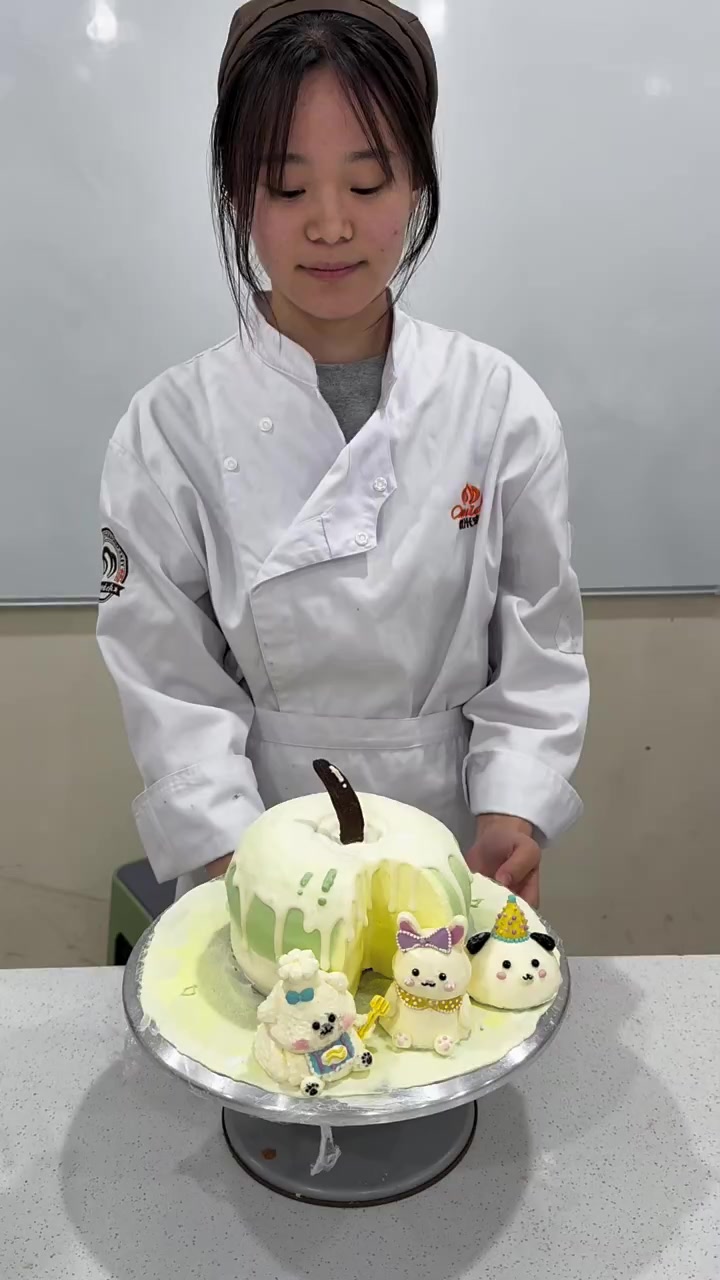 烘焙培训,零基础学做苹果蛋糕,奶油霜制作技巧