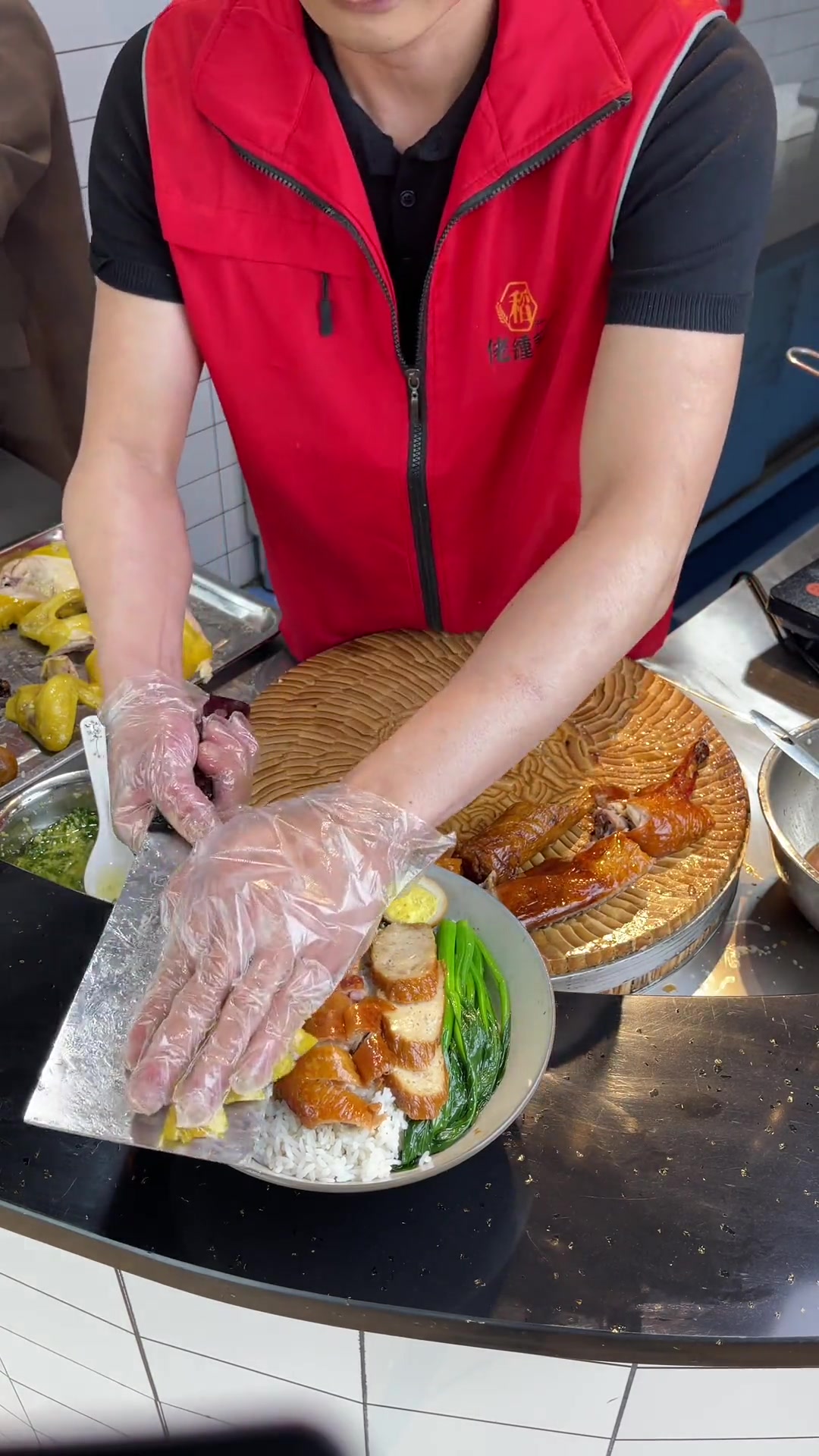 你觉得这份白切鸡腿双拚烧鸭腿值多少