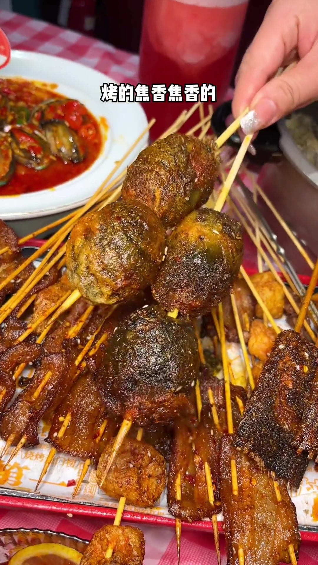 来南昌一定要吃夜宵店,辣小鲜……还有烤皮蛋耶……
