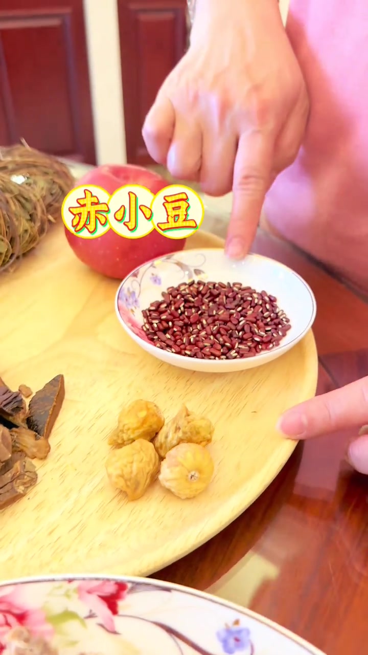 鸡骨草灵芝汤又香又甜，大人小孩都爱喝