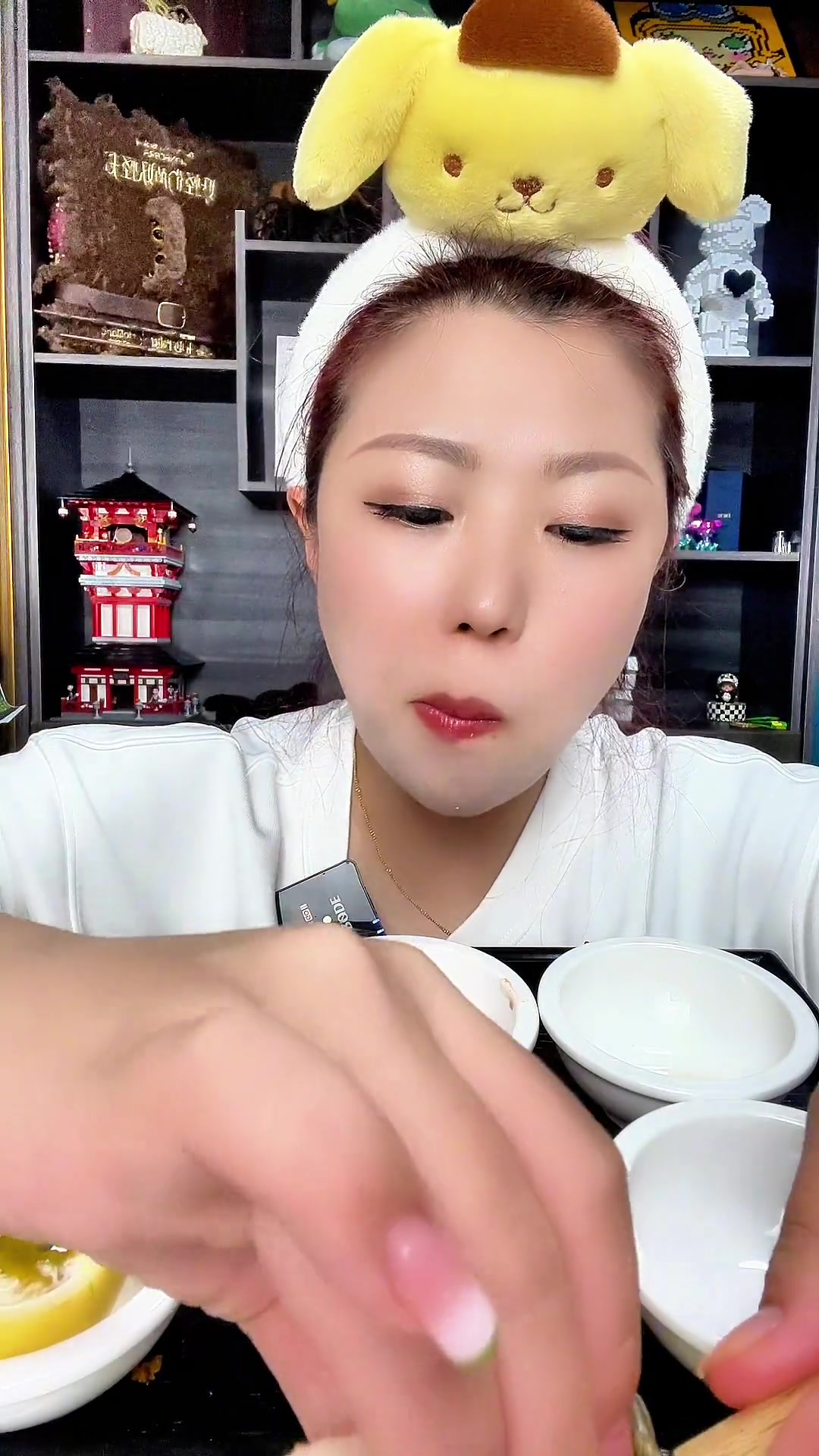 尝犀牛虾，肉嫩但有怪味，甜蒜也没那么酸