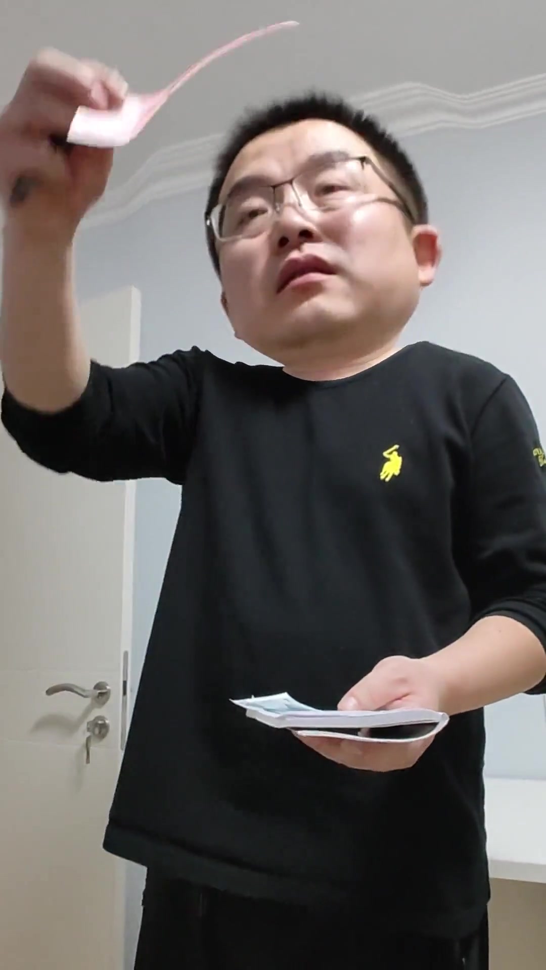 10块钱还想吃四菜一汤,这不跟我开玩笑呢嘛!