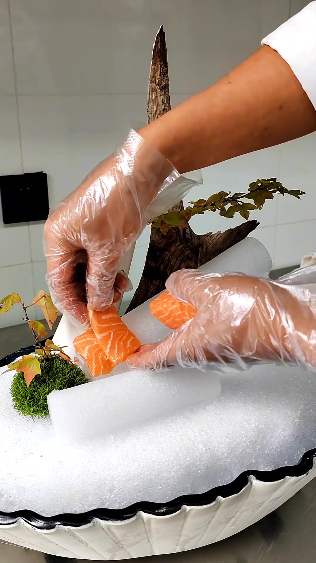 三文鱼刺身打冰详细摆盘教程