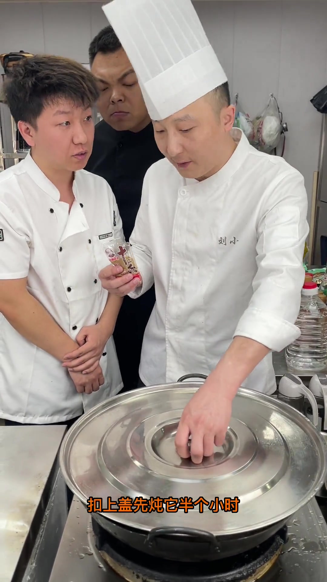 在家就能做出饭店同款美味铁锅炖!