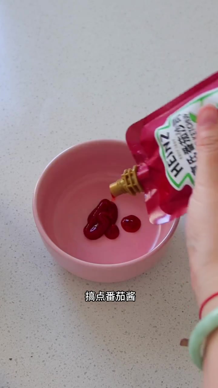 今天的芝士热狗饭团很好吃呦！知道你们也要好好吃饭呀！