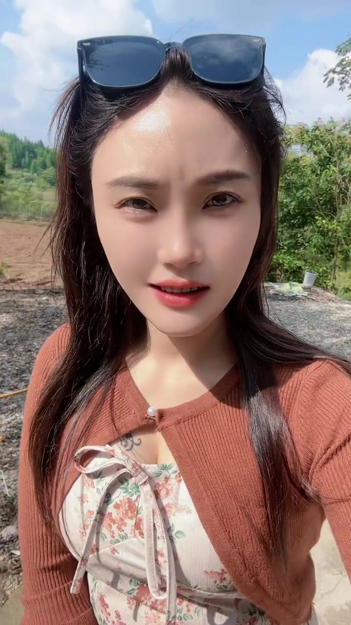 话不多说，广告来一波，万物皆可爱，土鸡一直卖，我负责卖，你负责品尝，价格只是标签，品尝才是