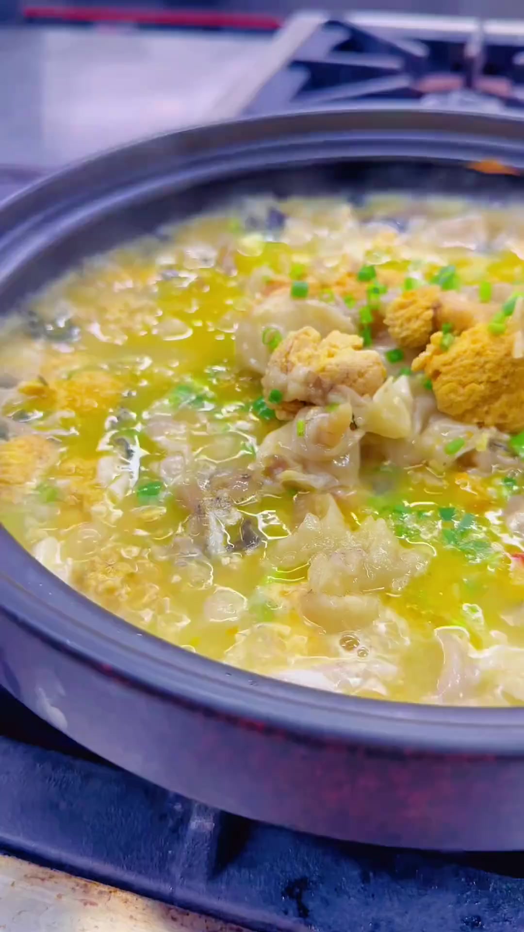 大家要的鱼籽鱼泡火锅来了