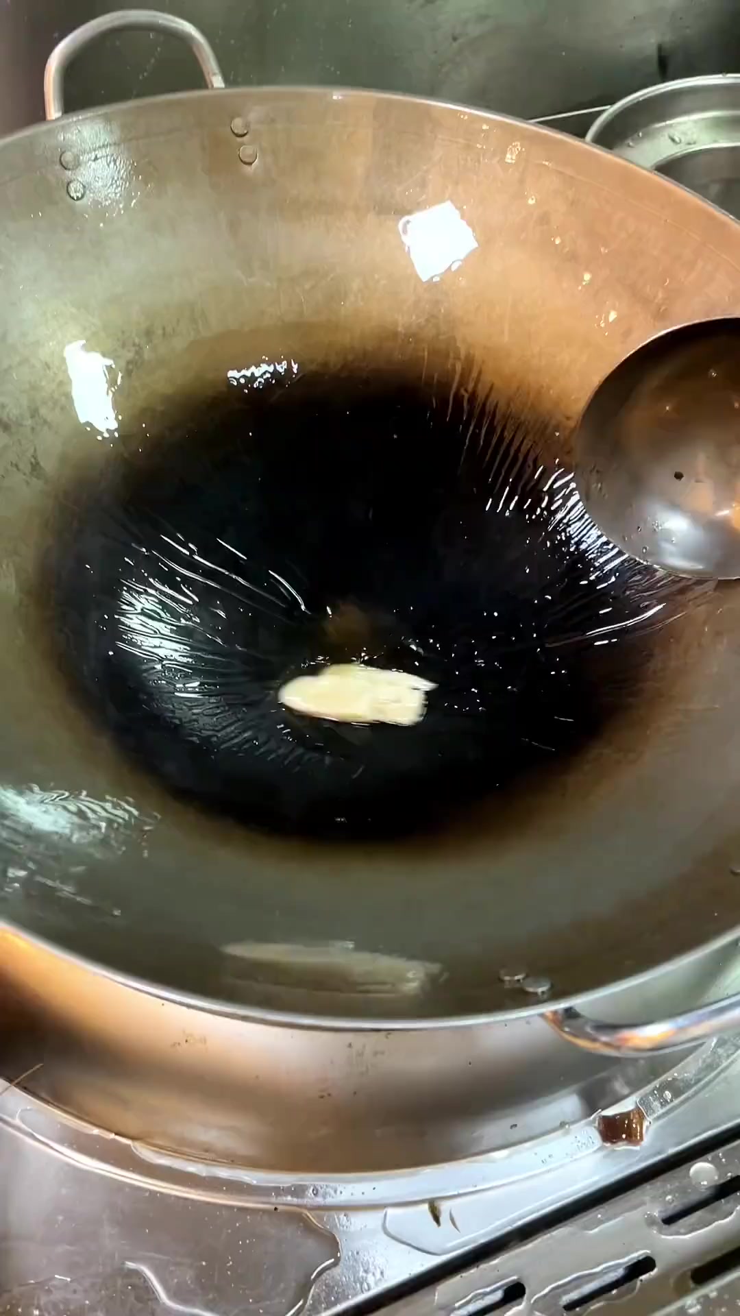 湖北特色美食爆炒鳝鱼丝，下九又下饭，真的好吃的不得了