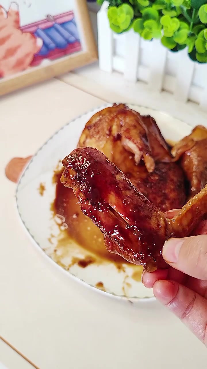 买的三黄鸡可别老炖汤啦,我宣布这才是三黄鸡最最最好吃的做法,酱油鸡,又简单又好吃