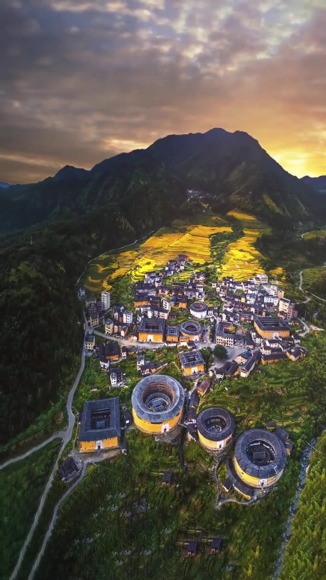 端午游玩,大鱼海棠里面的土楼原型,椿的家——神之围楼,就是福