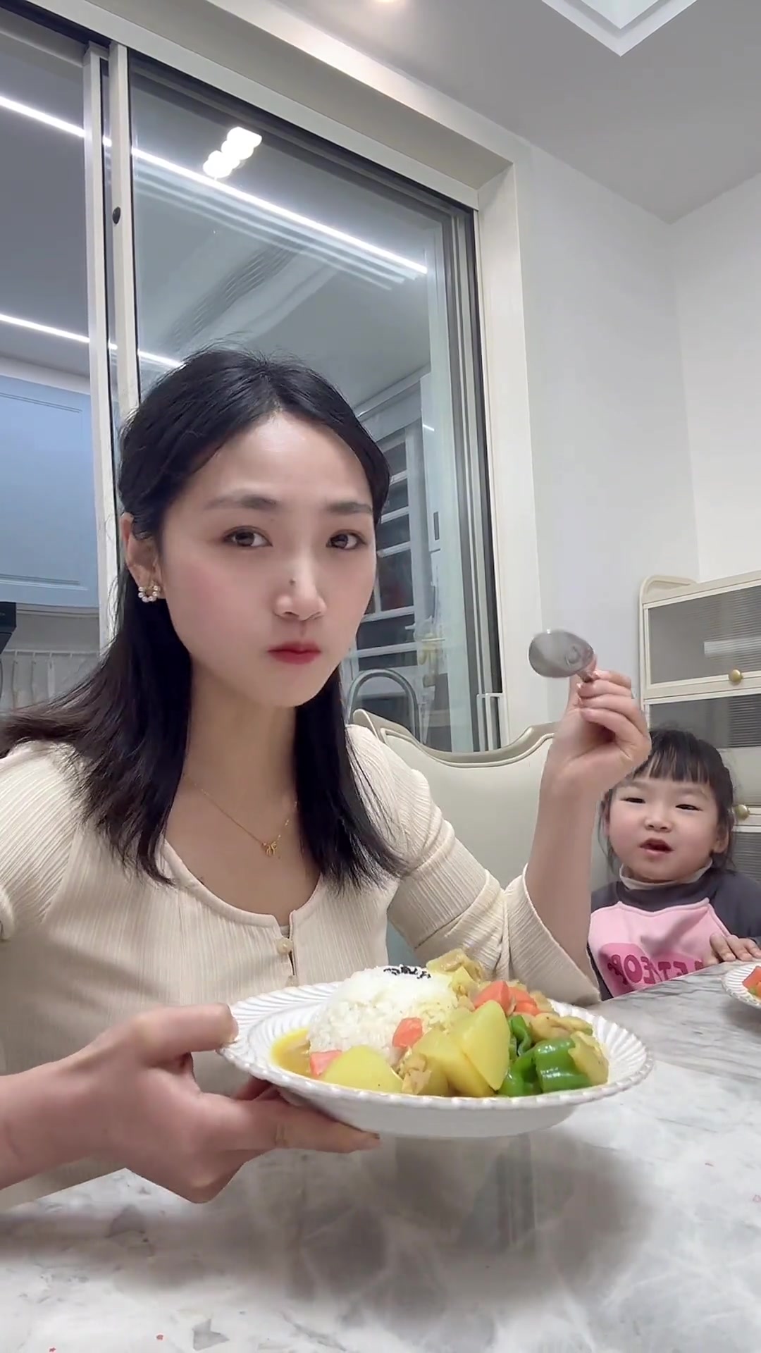 五分钟搞定咖喱鸡肉饭,有肉有菜一锅出超满足