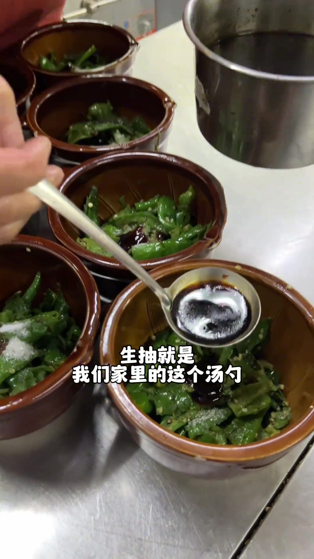 擂辣椒皮蛋,夏日清爽开胃菜