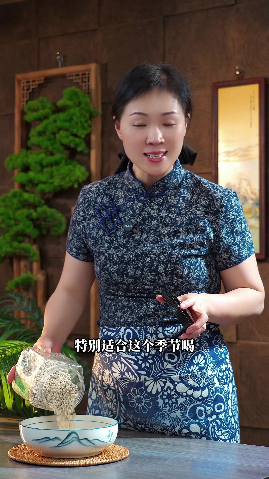 夏天一到很多人都爱吹空调，喝冷饮，那一定要多喝点这个薏米排骨汤，清淡不油腻，营养又好喝