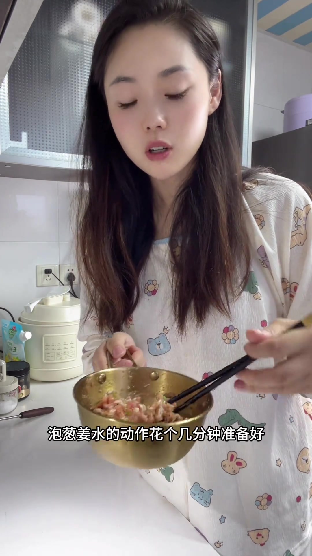 营养早餐之中式汉堡之最强地摊美食之:肉蛋堡!鸡蛋肉馅真材实料,能量满满一整天!