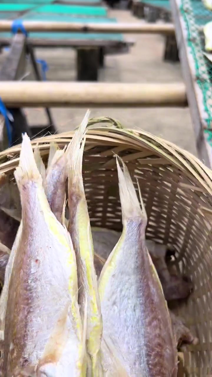 这几天晒了几十斤的红三鱼干!老铁们喜欢怎么吃?有没有没有吃过的