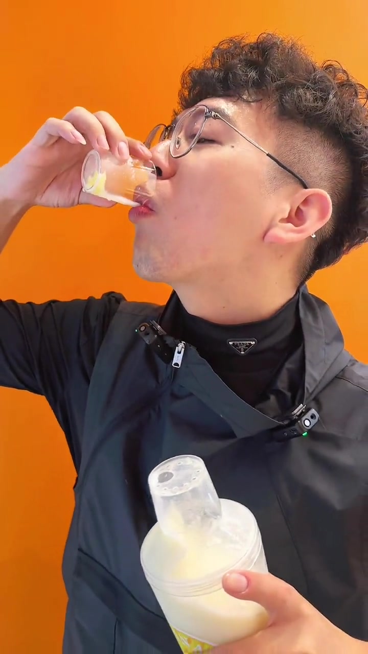 来上一杯凤梨可乐达shake shake摇起来