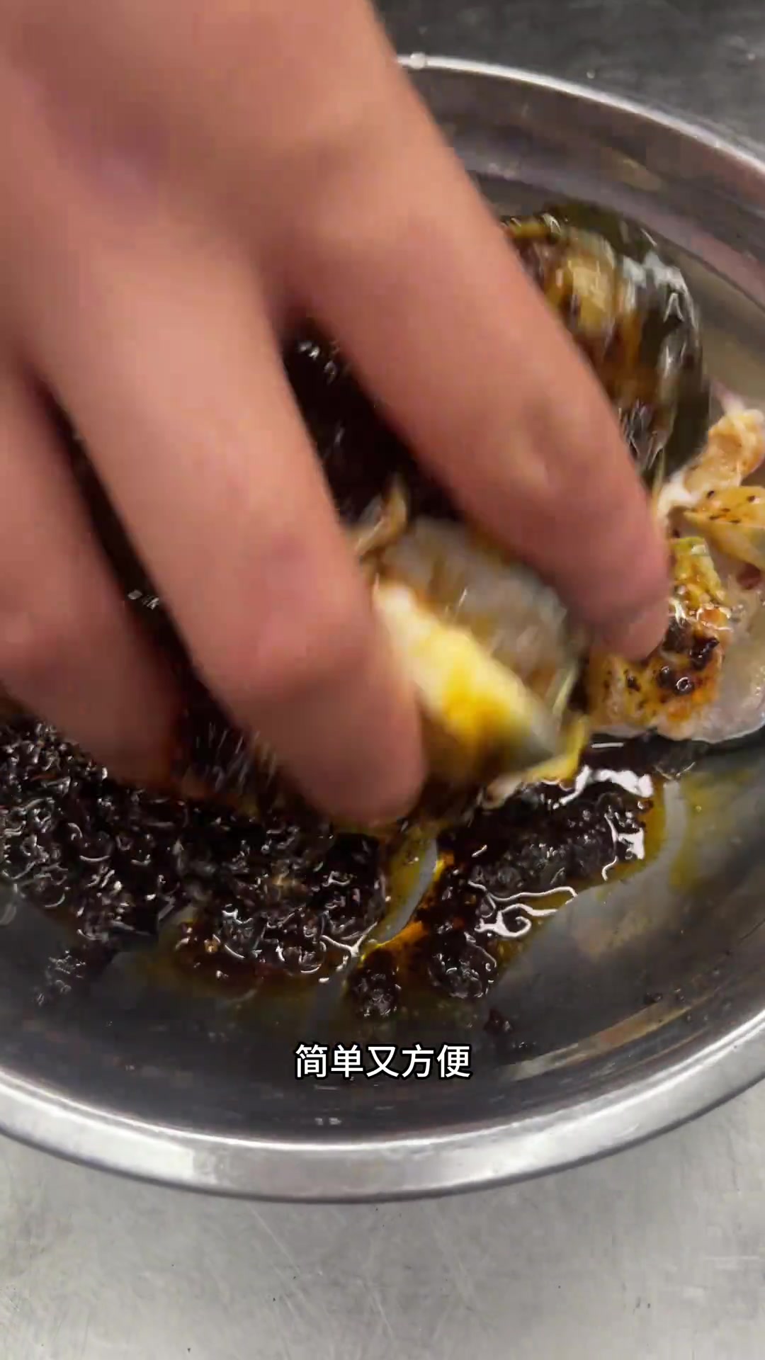 福建闽南特色菜“豆鼓蒸鳗鱼”教你在家就能做出酒店的味道，肉质鲜嫩，鼓香浓郁，做法简单易学！