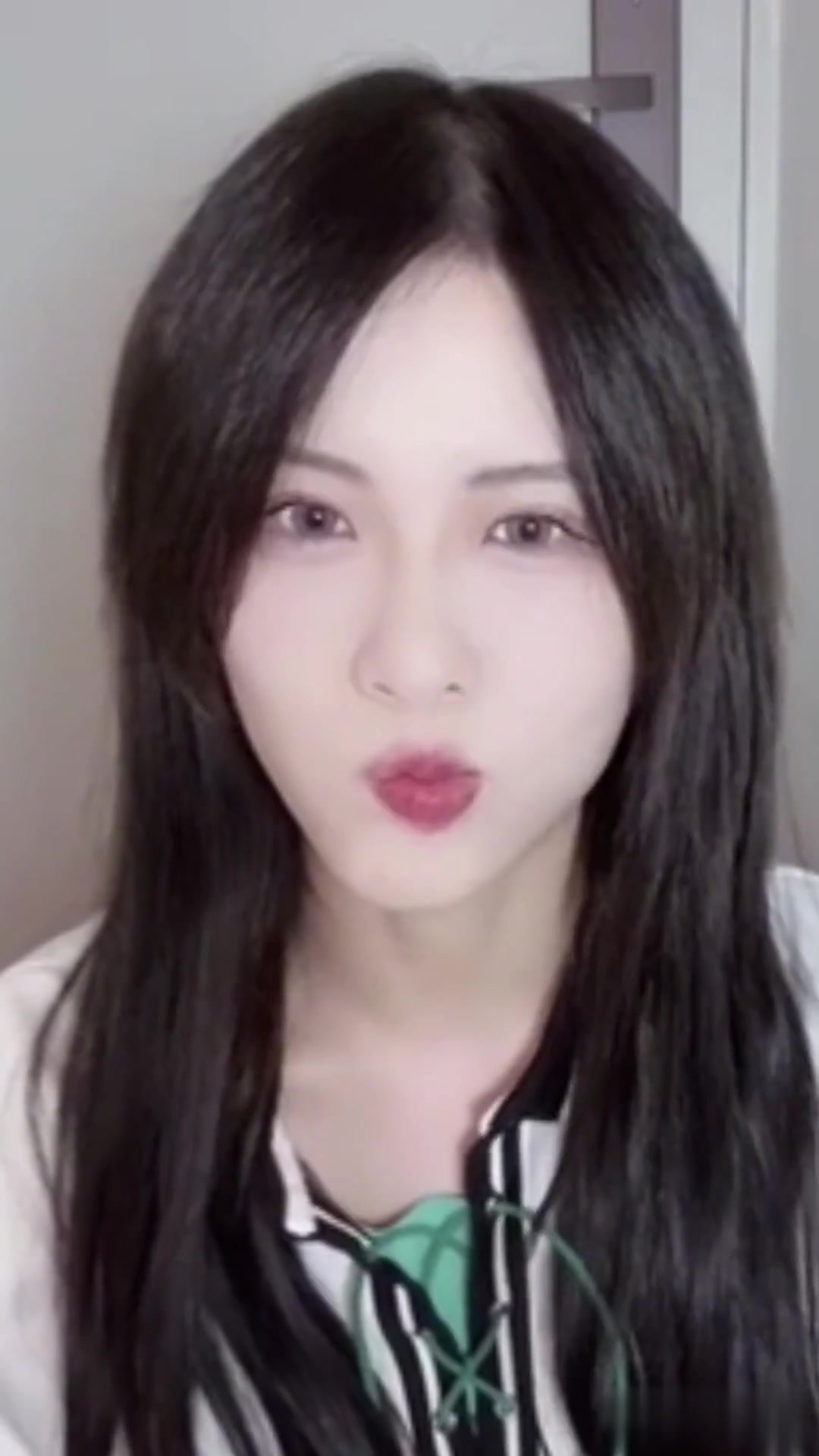 歪门名副其实“歪嘴女团”(所以评论区可以让抖看看一些歪嘴表情包吗)