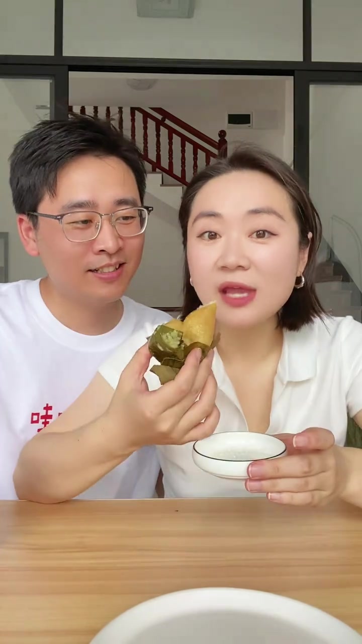 今天和浙江女友来一场粽子大PK！哪个粽子是你的最爱！