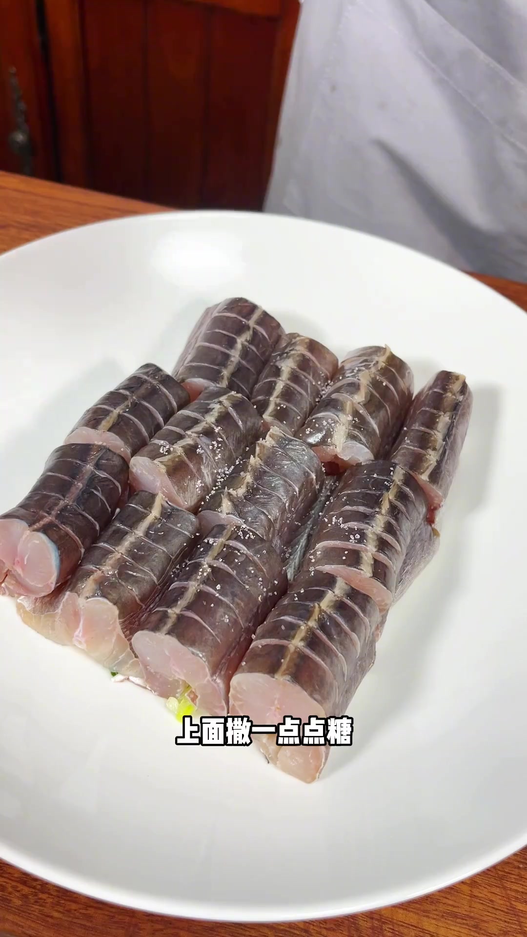 淡干海鳗只要蒸一蒸,蘸点醋就老好吃了!淡干海鳗只要蒸一蒸,蘸点醋就老好吃了!鱼肉洁白细嫩,