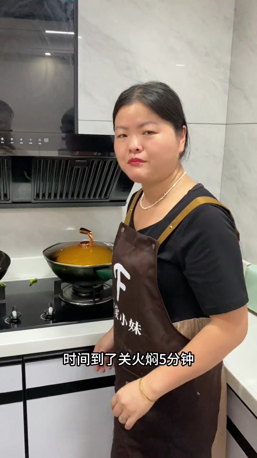 不会做鸡蛋发糕的，或者没吃过的，看过来，随随便便就能做的这么好
