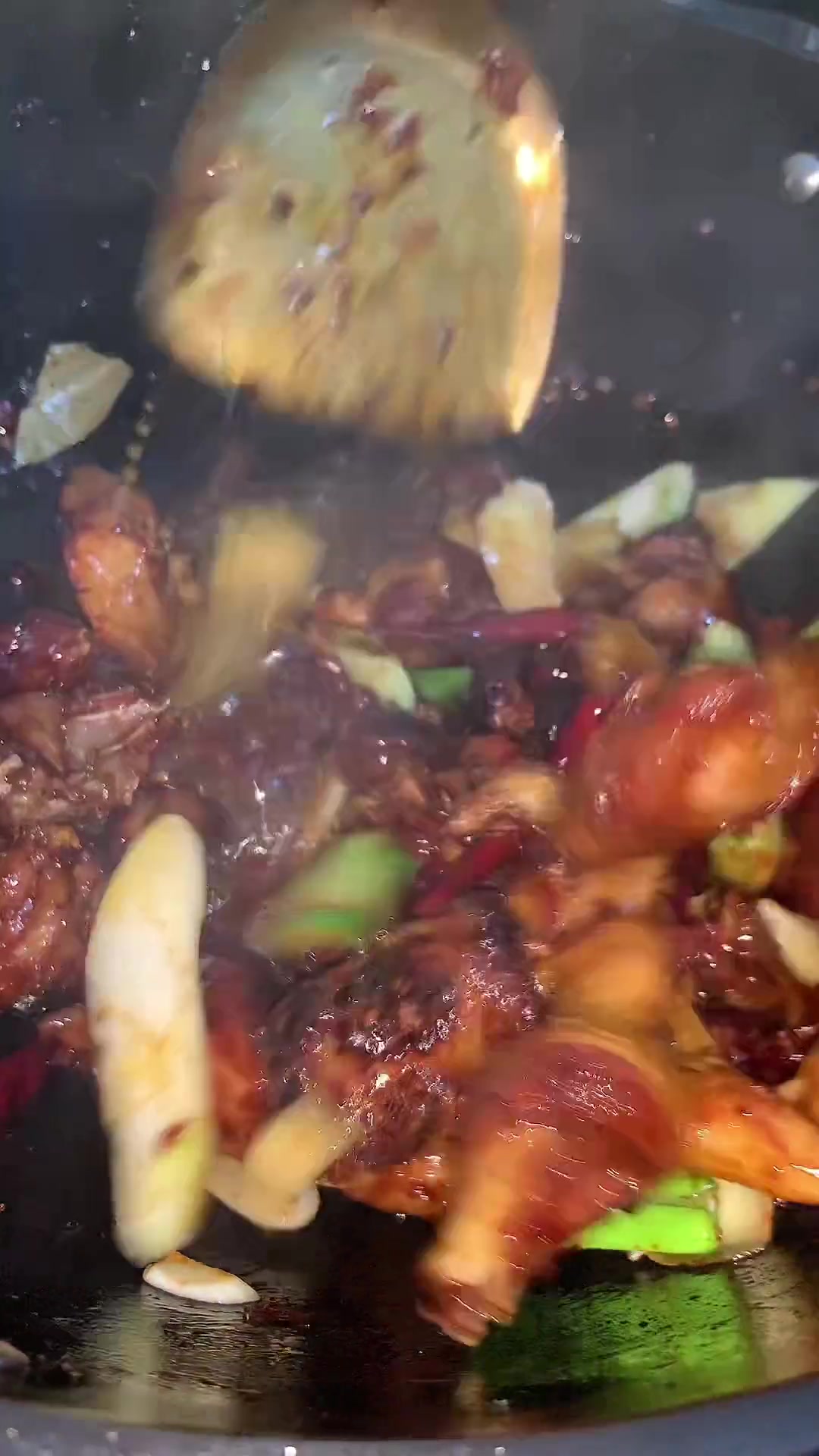 今日给家人做大盘鸡，分享详细制作过程啦！