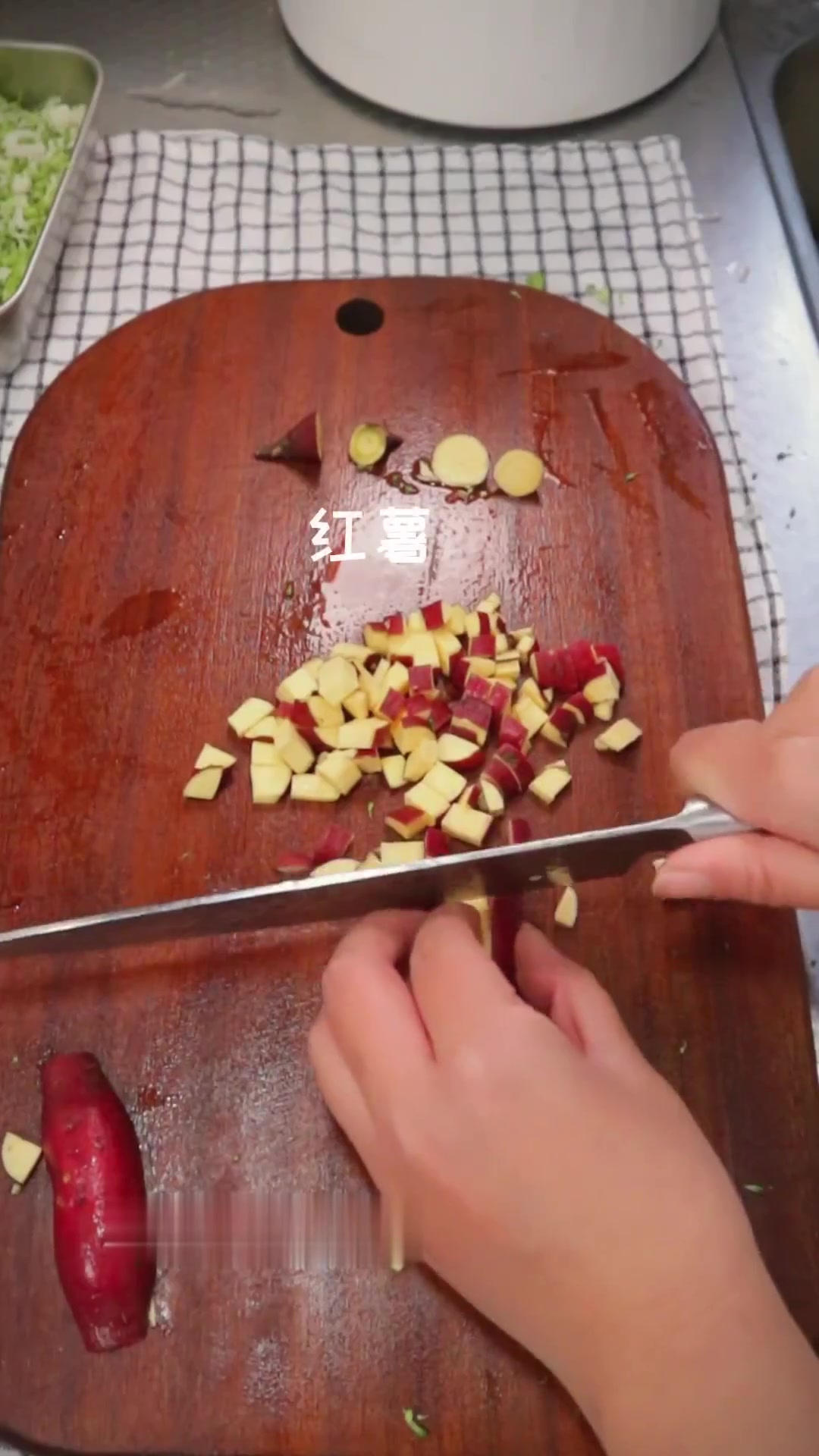 冬天手脚冰凉可多吃咖喱,买或自制都行,看清配料表