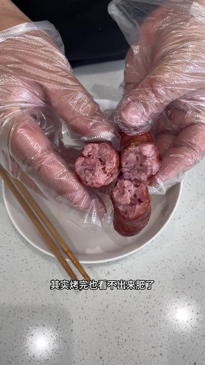 今天做点纯熟烤肠,小米辣牛肉辣酱
