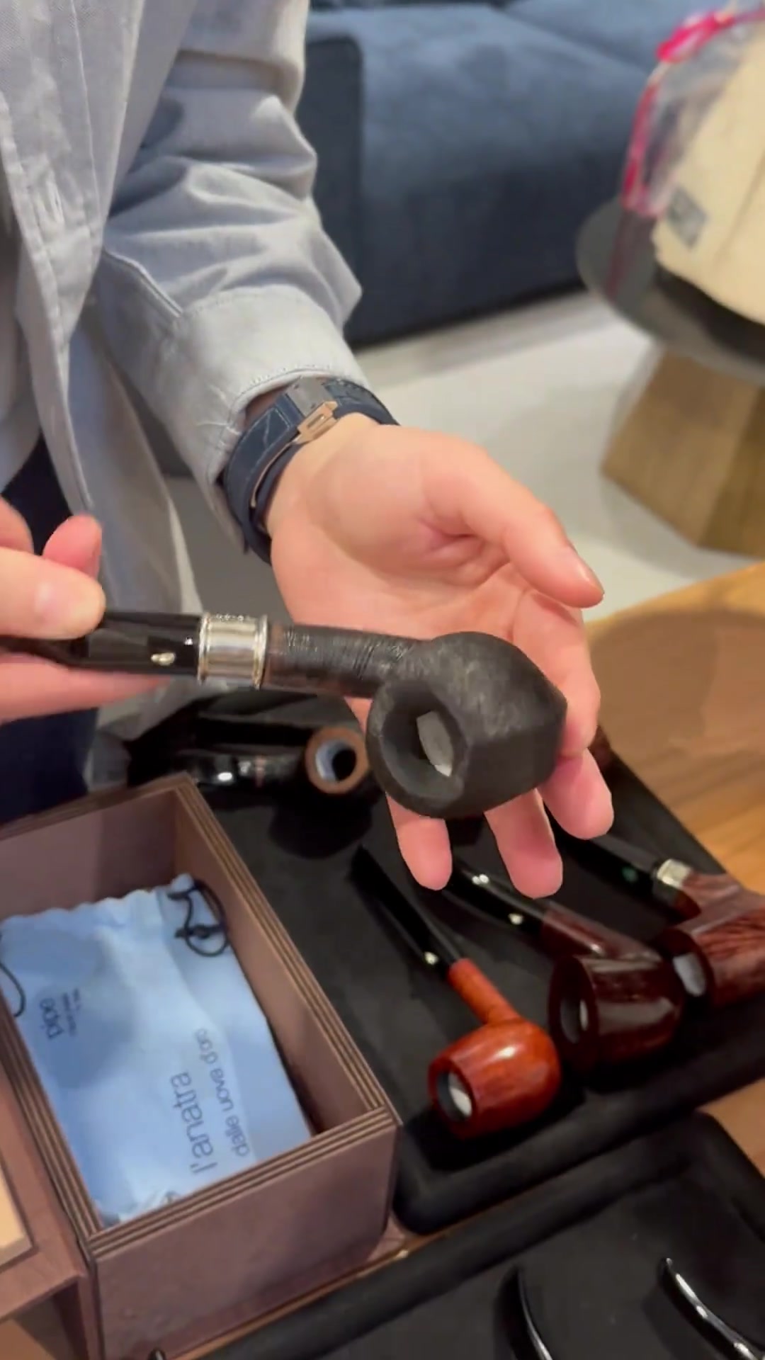 90后公司里的烟斗圈