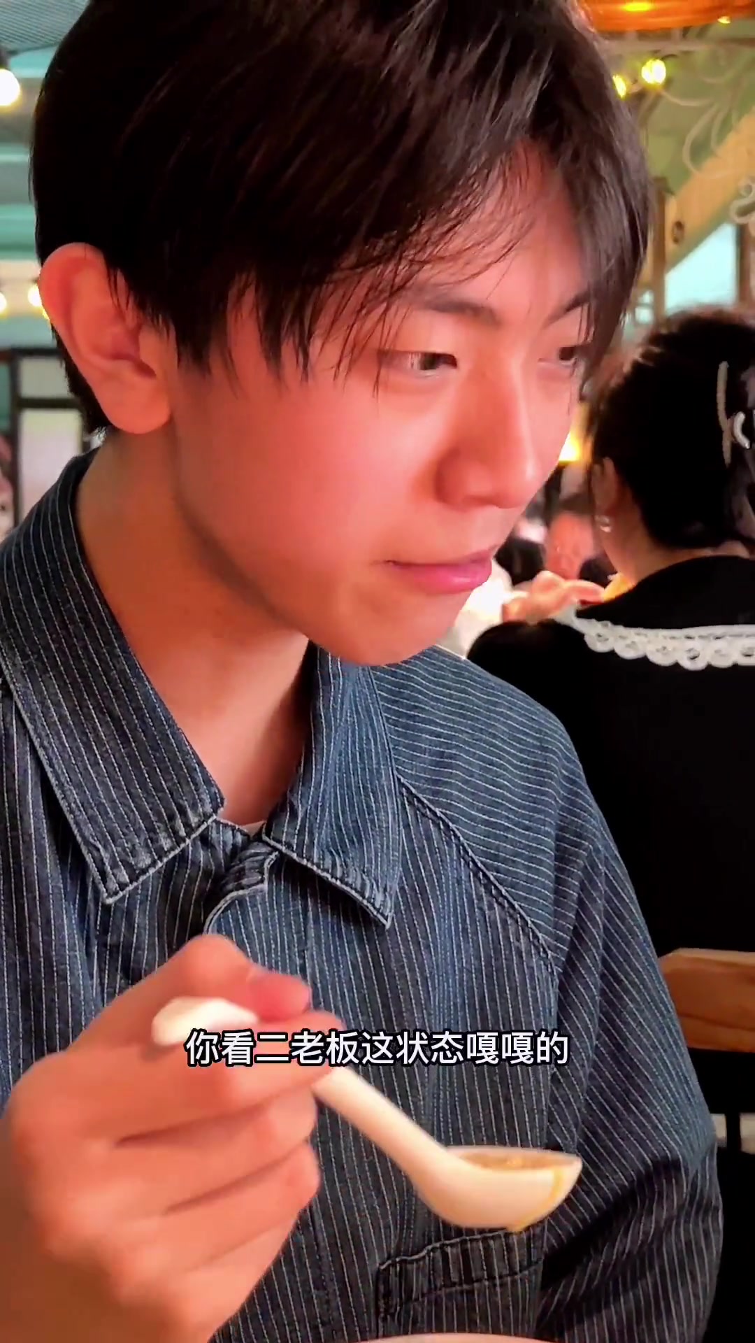 烧烤店要八元一碗的方便面理解不了