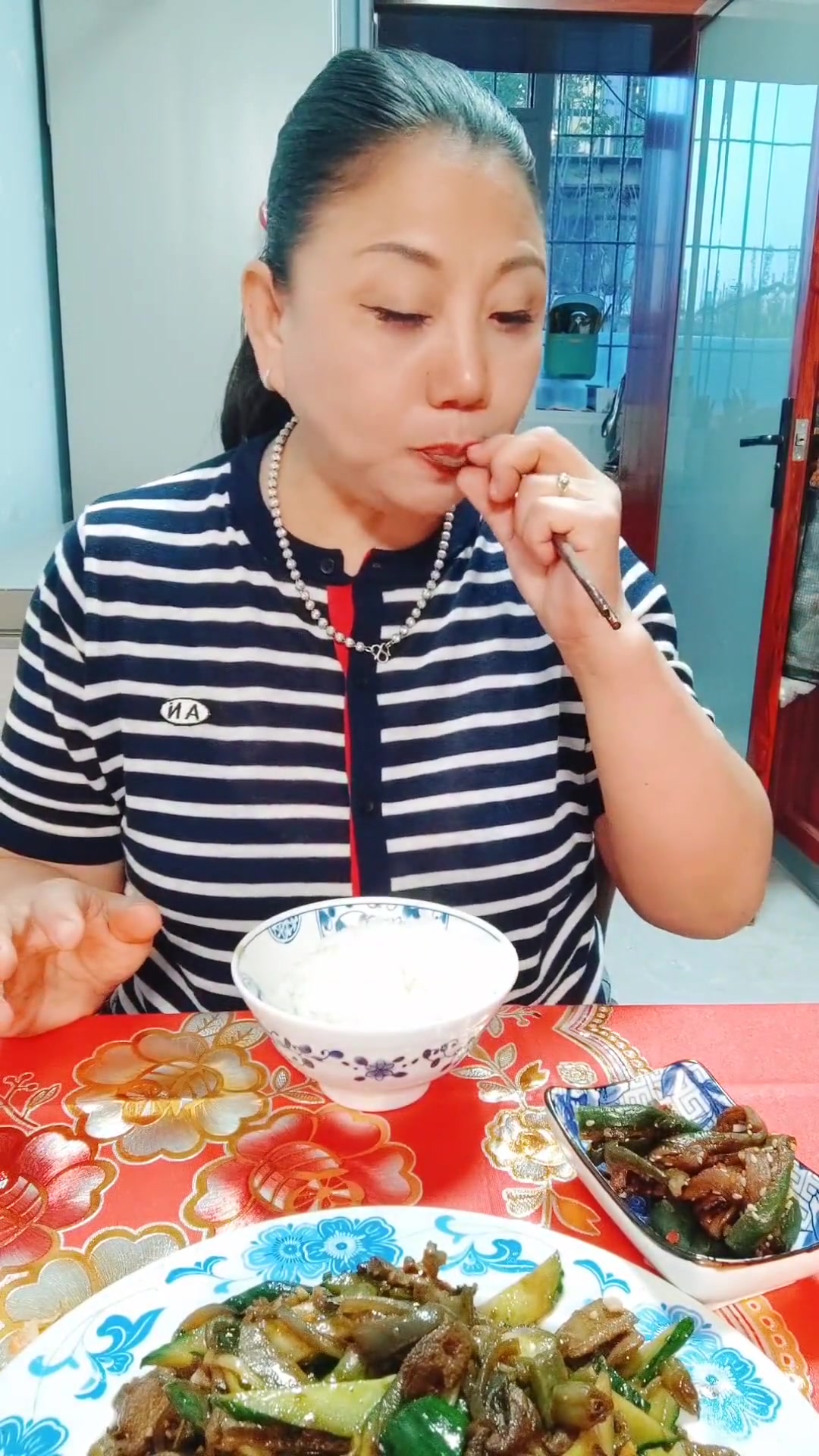 剩菜剩饭。打扫。大家晚上好