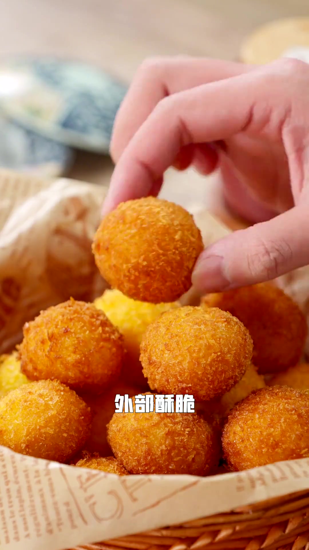 解锁汤圆的神仙吃法，一口咬下幸福爆棚！